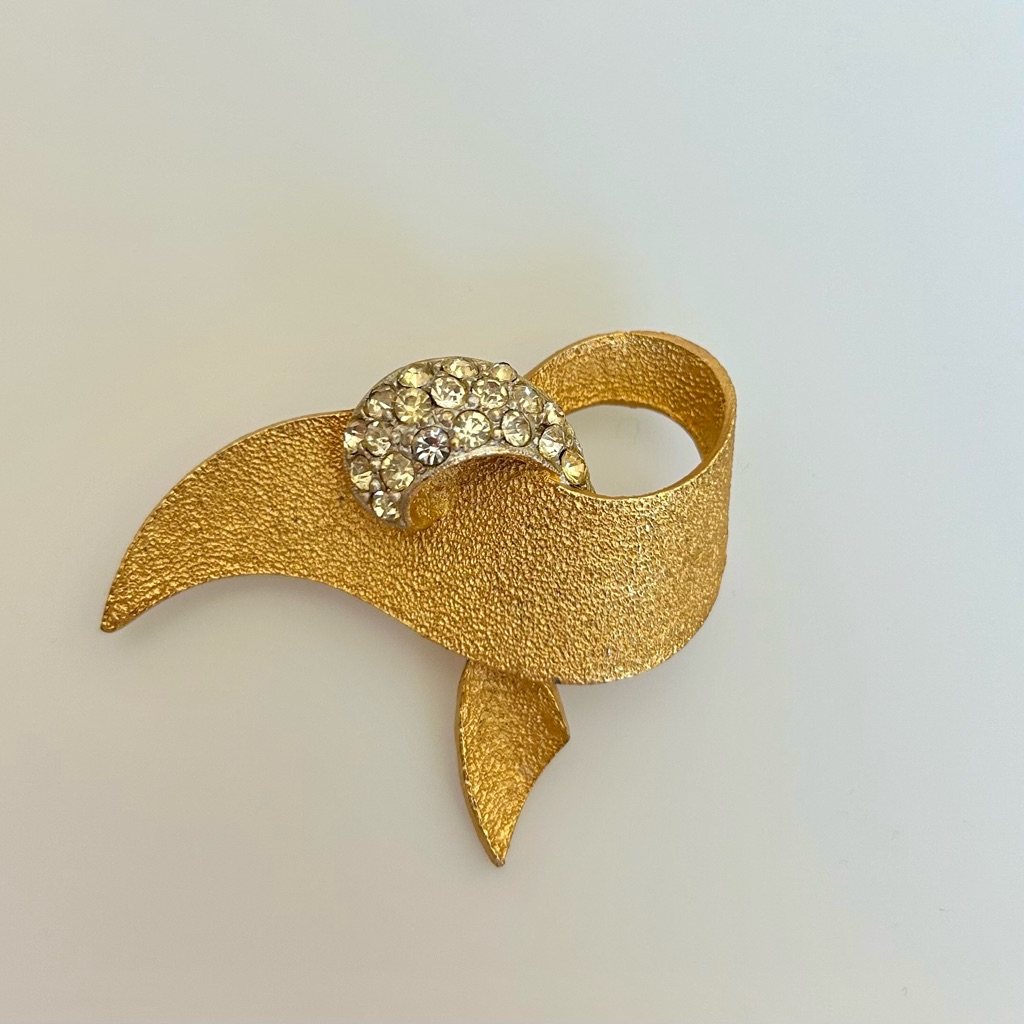 Bsk Brushed Gold-Tone Mid-Century Brooch With Rhinestones